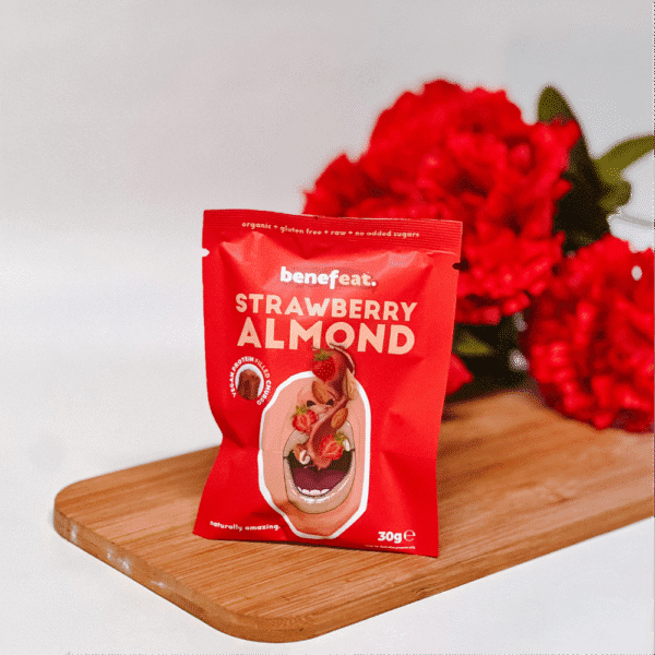 Churro de amêndoa com recheio de morango - Image 3